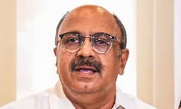 അക്കാലത്തെ ഫോണും ഐപാഡും കൈവശമില്ലെന്ന് സിദ്ദിഖ് ; നടന് സഹകരിക്കുന്നില്ലെന്ന് അന്വേഷണ സംഘം