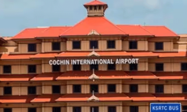 മനുഷ്യ ബോംബെന്ന് യാത്രക്കാരന്റെ ഭീഷണി; നെടുമ്പാശ്ശേരിയിൽ നിന്നുള്ള വിസ്താര വിമാനം അര മണിക്കൂറിലേറെ വൈകി