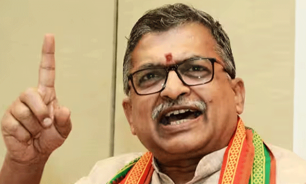 ക്ഷേത്രങ്ങളിലെ സര്ക്കാര് നിയന്ത്രണത്തിനെതിരെ വിഎച്ച് പി രാജ്യവ്യാപക പ്രചാരണം നടത്തും; പാലക്കാട് സംഭവത്തില് മൗനം