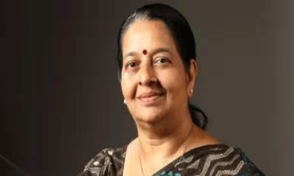 ഉമ തോമസിനെ വെന്റിലേറ്ററിലേക്ക് മാറ്റി; തലച്ചോറിനും നട്ടെല്ലിനും ശ്വാസകോശത്തിനും പരുക്കെന്ന് ഡോക്ടർമാർ