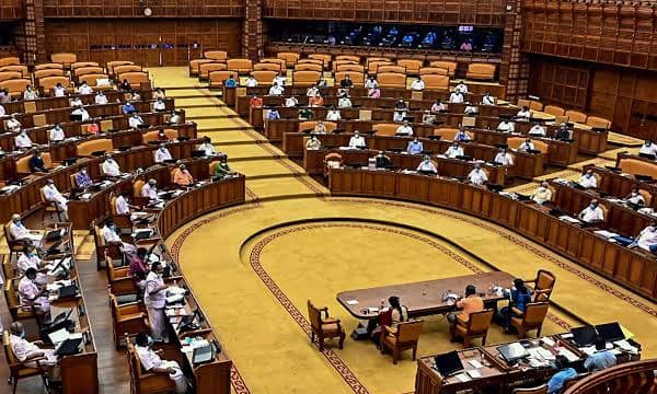 കിഫ്ബിയുമായി ബന്ധപ്പെട്ട് അടിയന്തര പ്രമേയം ; അനുമതി നിഷേധിച്ചു, പ്രതിപക്ഷം സഭ ബഹിഷ്ക്കരിച്ചു