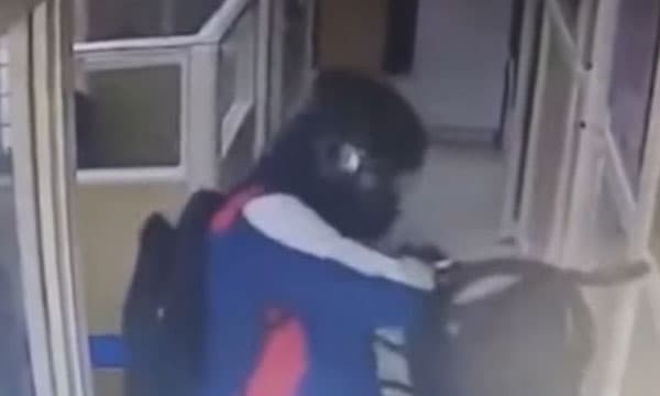 കവര്ച്ച നടത്തിയത് ബാങ്കിനെക്കുറിച്ച് അറിയാവുന്നയാള് : മോഷണത്തില് മുന്പരിചയമുള്ള ആളല്ലെന്ന് സംശയം
