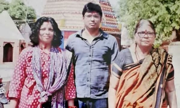 കസ്റ്റംസ് അഡീഷണല് കമ്മീഷണര് തൂങ്ങിമരിച്ച സംഭവം ; വീട്ടില് നിന്നും പോലീസിന് ഹിന്ദിയിലുള്ള കുറിപ്പ് കിട്ടി