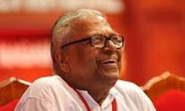 കേരള 'ഫിഡല് കാസ്ട്രോ'യെ വിട്ട് സിപിഎം ; വിശ്രമത്തില് കഴിയുന്ന വിഎസിനെ ഓര്മിക്കാന് പോലും പാര്ട്ടി മറന്നു