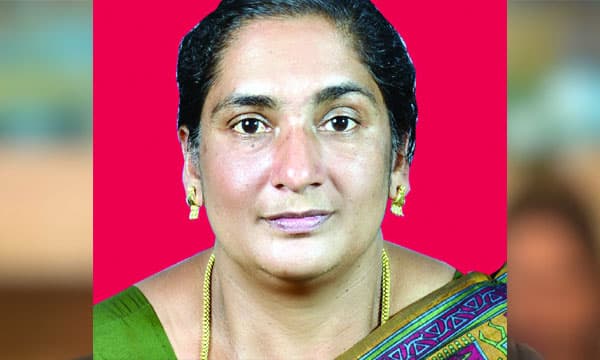 മോഷണത്തിനും തട്ടിപ്പിനും സൈനികനായ മകന്റെ പരാതി ; മാതാവിനെ അറസ്റ്റ് ചെയ്തു, പിടിയിലായത് മന്ത്രവാദിയുടെ അരികില് നിന്നും