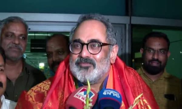 സിനിമയെ സിനിമയായി തന്നെ കാണണം ; എംപുരാന് ബഹിഷ്ക്കരിക്കാന് പറഞ്ഞിട്ടില്ലെന്ന് രാജീവ് ചന്ദ്രശേഖര്