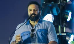 സുരേഷ് ഗോപി സഹോദര തുല്യന്, ദയവായി രാഷ്ട്രീയ വിരോധം തീര്ക്കരുത്; മിമിക്രിയില് വിശദീകരണവുമായി ടിനി ടോം