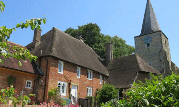 ഗ്രാമം മുഴുവന് പ്രേതങ്ങള്, നിലവിളിക്കുന്ന മനുഷ്യന്, തൂങ്ങിക്കിടക്കുന്ന ഒരു സ്കൂള് മാസ്റ്റര് : ഒടുവില് സത്യം പുറത്ത്