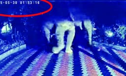 പാതിരാത്രിയില് വീട്ടുമുറ്റത്ത് എത്തി വാതില് തള്ളിത്തുറക്കാന് ശ്രമിച്ചു ; ഒറ്റക്കൊമ്പന് കുടുംബത്തെ മുള്മുനയില് നിര്ത്തിയത് രണ്ടുമണിക്കൂര്