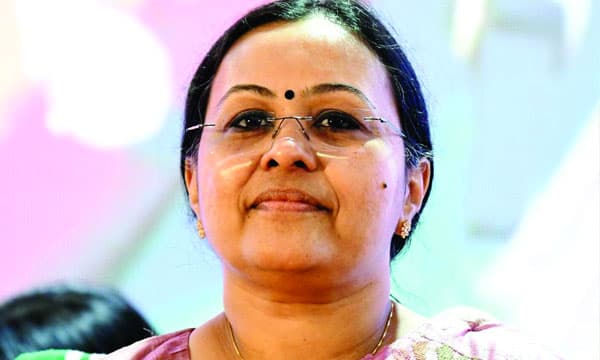 ട്രോള് ശരശയ്യയില് വീണ് മന്ത്രി വീണ ; 'മന്ത്രി പോയിട്ട് എം.എല്.എയായി ഇരിക്കാന് പോലും അര്ഹതയില്ല'