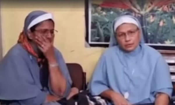 സ്വന്തം ഇഷ്ടപ്രകാരമാണ് പെണ്കുട്ടികള് പോയത് ; നിര്ബ്ബന്ധിത മതപരിവര്ത്തനം നടന്നിട്ടില്ലെന്ന് കോടതി