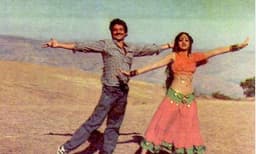 നടി ശ്രീദേവിയുടെ പഴയകാല ചിത്രം പങ്കുവെച്ച് സംവിധായകന് ശേഖര് കപൂര്