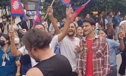 കലാപത്തില് ഹോട്ടലിലേക്ക് എത്താനാകുന്നില്ല ; നേപ്പാളില് കുടുങ്ങിപ്പോയവരില് 40 മലയാളികളുമെന്ന് റിപ്പോര്ട്ട്