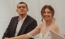 ഒരു വര്ഷം കൂടിയെ ജീവിച്ചിരിക്കൂ എന്ന് ഡോക്ടര്മാര്: മൂന്ന് ദിവസത്തിനുള്ളില് കാമുകിയെ വിവാഹം ചെയ്ത് യുവാവ്