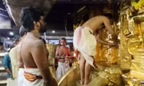 സ്വര്ണ മോഷണ രേഖകളും കേസ് വിവരങ്ങളും കൈവശമില്ല ; തിരുവാഭരണങ്ങളുടെ കണക്കിന് രേഖയില്ലെന്നു ദേവസ്വം ബോര്ഡ്