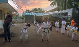 കരാട്ടെ കുട്ടികള്ക്കൊപ്പം മമ്മൂട്ടി; ശിശുദിനാശംസകള് നേര്ന്ന് താരം