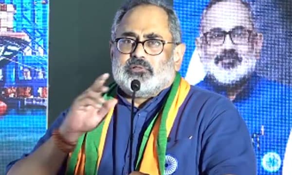 നഗരത്തില് മാറ്റം കൊണ്ടുവരാന് ബിജെപിയ്ക്കേ കഴിയൂ ; തിരുവനന്തപുരത്തുകാര് അനുവദിക്കണമെന്ന് രാജീവ് ചന്ദ്രശേഖര്