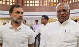 വലിയ പാര്ട്ടികള് വല്യേട്ടന് കളിക്കുന്നെന്ന് ആക്ഷേപം ; ബീഹാര് തെരഞ്ഞെടുപ്പിന് പിന്നാലെ ഇന്ഡ്യാസഖ്യത്തില് വിള്ളല്