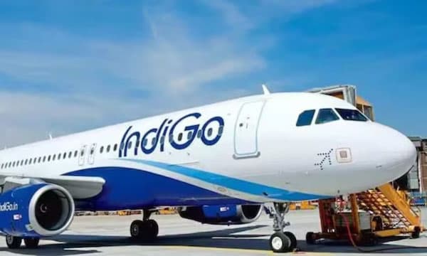 ഇന്ഡിഗോ 550 സര്വീസുകള് റദ്ദാക്കി ; വലഞ്ഞ് രോഗികള് അടക്കമുള്ള യാത്രക്കാര് ; കുടുങ്ങിയവരില് മലയാളികളും