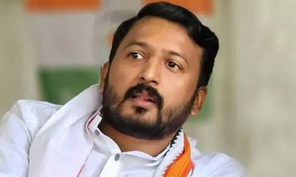 അറസ്റ്റ് തടഞ്ഞു, രാഹുല് മാങ്കുട്ടത്തിലിന് ആശ്വാസം ; മുന്കൂര്ജാമ്യാപേക്ഷ ഡിസംബര് 15 ന് പരിഗണിക്കും