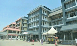 വണ്ടാനം മെഡിക്കൽ കോളജിൽ ഗുരുതരമായ ചികിത്സാ പിഴവ് ; കാലിലെ ചില്ല് നീക്കാതെ മുറിവ് തുന്നിക്കെട്ടി പ്ലാസ്റ്ററിട്ടു