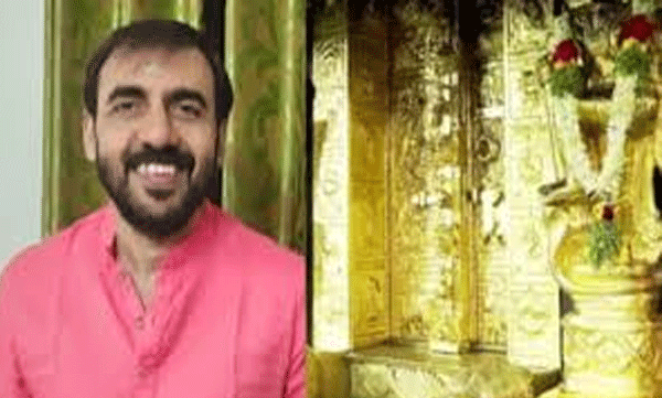 ഉണ്ണിക്കൃഷ്ണൻ പോറ്റി മുമ്പും ശബരിമലയിൽ സ്പോൺസർ; 2017ൽ മണിമണ്ഡപത്തിലെ തൂണുകളും മണികളും പുനർനിർമിക്കാൻ സഹായിച്ചു