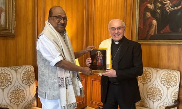 വത്തിക്കാൻ പ്രതിനിധിക്ക് കേരളത്തിന്റെ ഹൃദ്യമായ യാത്രയയപ്പ്