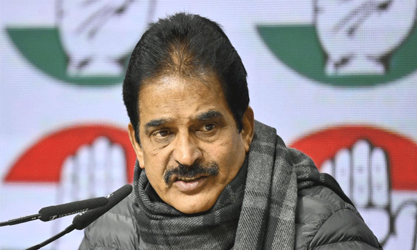 മോദിയെ പറയാൻ മുഖ്യമന്ത്രിക്ക് ഭയമാണ്; യുഡിഎഫ് സർക്കാർ വന്നാൽ ആദ്യ പരിപാടി പ്രഖ്യാപിച്ച വീടുകളുടെ പൂർത്തീകരണമാണെന്ന് കെ സി വേണുഗോപാൽ