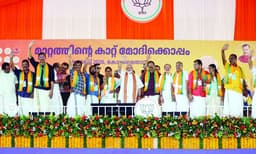 ശ്രീധരനെ പിന്തുണച്ചതുപോലെ ഇത്തവണ ശോഭാ സുരേന്ദ്രനെയും ; പാലക്കാട്ടെ ആവേശക്കടലില് മോദി പ്രഭാവം