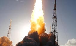 ആര്ട്ടെമിസ് 2 കുതിച്ചുയര്ന്നു ; മനുഷ്യന് വീണ്ടും ചാന്ദ്രപഥത്തിലേക്ക് ; ആദ്യമായി ദൗത്യത്തില് ഒരു വനിതയും