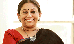 ഇടതുപക്ഷ മുന്നണി അല്ലാതെ മറ്റൊന്നില്ല, LDF തന്നെ അധികാരത്തിൽ വരണം’; കെ ആർ മീര