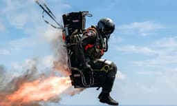 അമേരിക്കയുടെ പേഴ്സണല് റിക്കവറി ജോയിന്റ് പബ്ലിക്കേഷന് ; തകര്ന്ന വിമാനത്തില് നിന്നും രക്ഷപ്പെട്ട പൈലറ്റിന് വേണ്ടി തെരച്ചില്