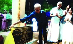 വെളളാരംകുന്ന് ദേവീക്ഷേത്രത്തില്
ആനക്കൊട്ടില് ഉദ്ഘാടനം