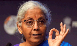 ‘മോദിയുടെ ഉറപ്പ്’; സ്ത്രീകള്ക്ക് പ്രതിമാസം 2500 രൂപയും സൗജന്യ ഗ്യാസും: കേരളത്തിനെതിരെ മലയാളത്തിൽ ആഞ്ഞടിച്ച് നിർമല സീതാരാമൻ