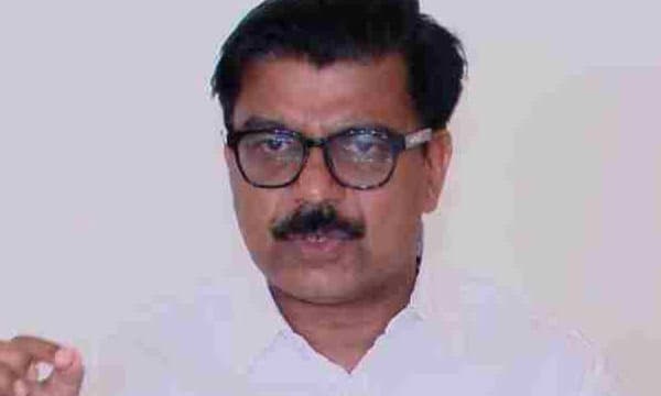 കേരളത്തെ ഞെട്ടിച്ച പ്രളയം മനുഷ്യ നിര്മ്മിതം ; കരിമണല് ഖനന ലോബിക്കായി സ്പില്വേ തുറന്നില്ലെന്ന് മാത്യു കുഴല്നാടന്