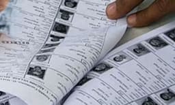 പാലക്കാട് ജില്ലയില് വ്യാപക കള്ളവോട്ട് പരാതി: എട്ടിടങ്ങളില് വോട്ടര്മാര് പുറത്ത്; ഒടുവില് ടെന്ഡര് വോട്ട്