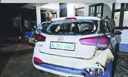 തെരഞ്ഞെടുപ്പിനു പിന്നാലെ അഴിഞ്ഞാട്ടം