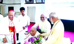 മാര് പള്ളിക്കാപ്പറമ്പില്
എക്കാലത്തും
സഭയെ വഴികാട്ടിയ നക്ഷത്രം:
മാര് റാഫേല് തട്ടില്