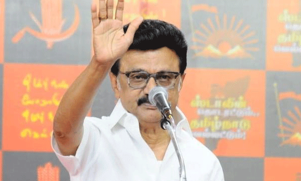 വിജയ് ക്രിസ്ത്യൻ വോട്ടുകളിലേക്ക് കടന്നുകയറുമെന്ന റിപ്പോർട്ട്, മറുതന്ത്രവുമായി സ്റ്റാലിൻ, ബിഷപ്പുമാരുടെ സംഘം വസതിയിലെത്തി