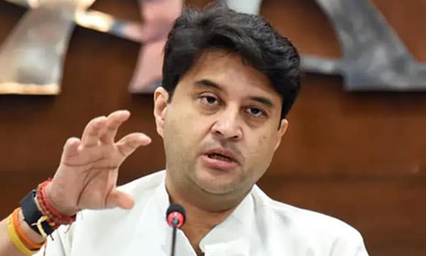 തിളയ്ക്കുന്ന വേനലില് എസി വേണ്ട; പോക്കറ്റില് ഒരു ഉള്ളിയുമിട്ട് പോയാല് മതിയെന്ന് കേന്ദ്രമന്ത്രിയുടെ ഉപദേശം
