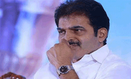 പ്രഖ്യാപനമുണ്ടായാൽ ഉടൻ ആഹ്ലാദ പ്രകടനത്തിന് ഒരുങ്ങി കെസി പക്ഷം; വിഡി അനുകൂല പ്രകടനത്തിന് ബദൽ