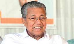 സ്വന്തം ശൈലിയുടെ ബലത്തില് ഇനി പുതുദൗത്യത്തിനു തുടക്കം; പിണറായിക്ക് ഇന്ന് 81-ാം പിറന്നാള്