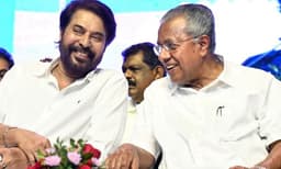 മുന് മുഖ്യമന്ത്രി പിണറായി വിജയന് ജന്മദിനാശംസകള് നേര്ന്ന് മമ്മൂട്ടി