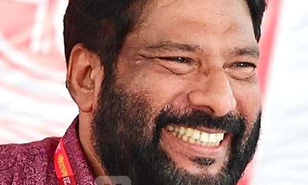 ഇ.ഡിയെ ആക്രമിച്ചത് പാർട്ടിക്കാരല്ല, പിണറായിയുടെ ആരാധകർ; സിപിഎം ക്യാപ്സൂൾ