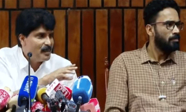 ശ്രീറാം വെങ്കിട്ടരാമനൊപ്പം വാർത്താസമ്മേളനം നടത്തുന്നതിനെതിരെ മാധ്യമപ്രവർത്തകരുടെ പ്രതിഷേധം