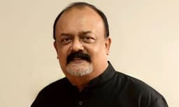 ' ഒരു റീത്തും വേണ്ട, മരിച്ച് മണിക്കൂര് തികയും മുന്പേ എന്നെ ചാരമാക്കണം' ; നടന് മഹേഷ് നായര്