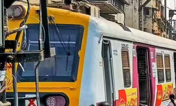 മുംബൈയെ നടുക്കി ട്രെയിനിലെ കൊലപാതകം; മഴയത്ത് വാതിൽ അടയ്ക്കുന്നതിനെച്ചൊല്ലിയുള്ള തർക്കം, യുവാവിനെ കുത്തിക്കൊന്നു!