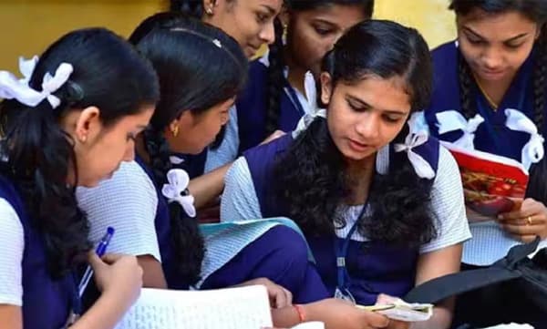 അവസാന അലോട്ട്മെന്റായി പ്ലസ് വണ്: ഇന്നുമുതല് പ്രവേശനം നേടാം