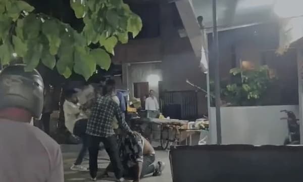 പോലീസുകാരനെ കാറിൽ നിന്ന് വലിച്ചിറക്കി പൊതുവഴിയിലിട്ട് മർദ്ദിച്ചു, പരിക്കേറ്റ് നിലത്തിരുന്നപ്പോൾ മുഖത്ത് ചവിട്ടി!