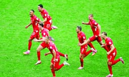കൊളംബിയ കടന്ന് സ്വിസ് പട